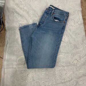 Levi’s Wedgie 28 Denim Frayed Ankle High Rise